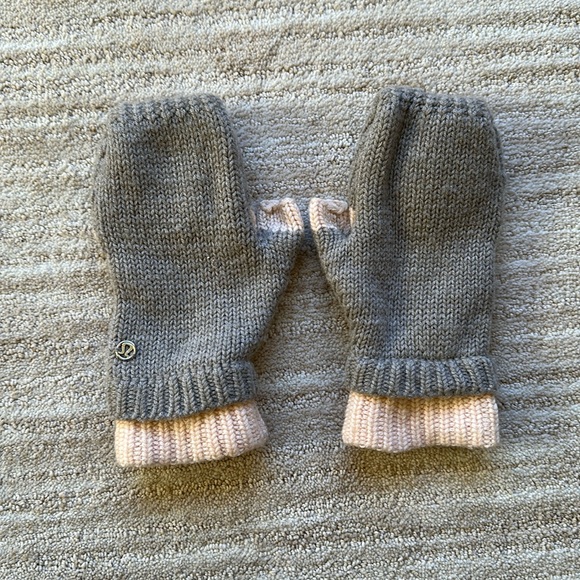 Lululemon Sweater Merino Wool Mittens Gray Pink - Picture 1 of 12